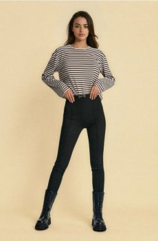 Легінси soft touch з декоративною пряжкою на талії та прострочками - чорний