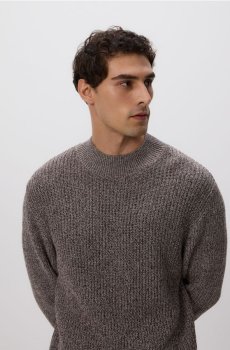 Reserved - Меланжевий светр із коміром-гольф - темно коричневий - 077FR-89M