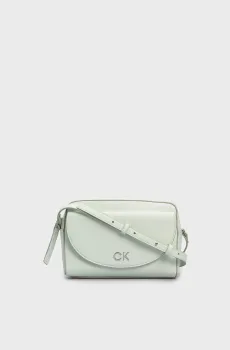 Женская мятная сумка CK DAILY CAMERA BAG PEBBLE Ментоловый ONESIZE Calvin Klein K60K611914
