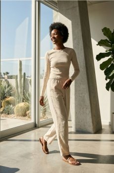 Базова футболка з довгими рукавами - нюдовий