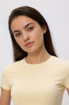 Reserved - Футболка в обтяжку - світло-жовтий - 166HT-10X