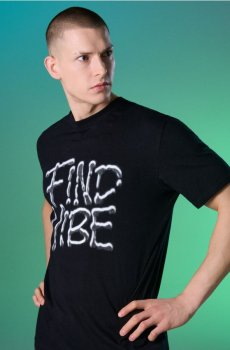 Бавовняна футболка з написом Find Vibe - чорний