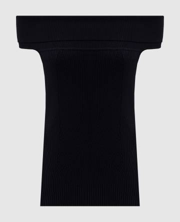 Черный топ с открытыми плечами