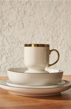 Горня із золотою ручкою - білий