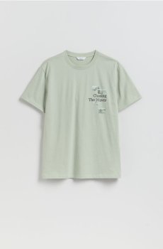 Reserved - Комфортна футболка з принтом на спині - блідо-зелений - 324FP-07X