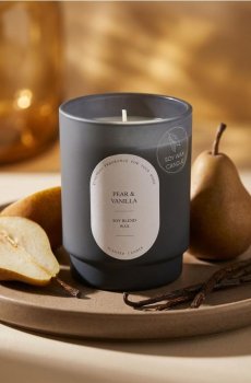 Ароматна соєва свічка Pear & Vanilla - чорний