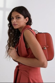 Кожаная сумочка Karl Lagerfeld K/AUTOGRAPH