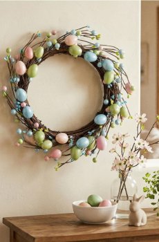 Великодній декоративний вінок із яйцями - різнобарвний