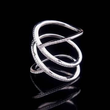 Серебряное кольцо с фианитами 111812 Серебряное кольцо с фианитами 111812