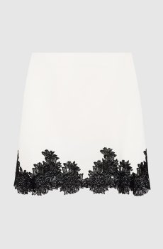 Белая юбка мини с контрастным кружевом