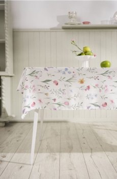 Скатертина з квітковим мотивом - білий
