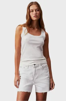Женские белые джинсовые шорты MOM Белый 29 Calvin Klein Jeans J20J222811