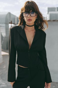 Чорний жакет зі шнурівкою