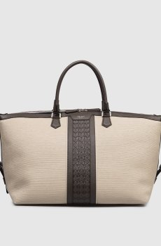 Бежевая дорожная сумка с принтом логотипа