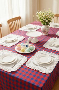Червоно-синя скатертина з принтом у клітинку 140х220 см