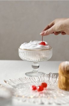 Набір рифлених креманок для морозива із золотою облямівкою 4 pack - clear