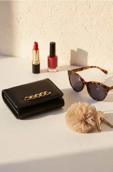 Гаманець з екошкіри із золотистими деталями - чорний