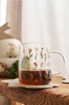 Скляна кружка з квітковим мотивом - різнобарвний