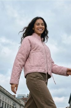 Бавовняна стьобана куртка на блискавці з коміром-стійкою - пастельний рожевий