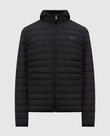 Черная стеганная куртка с эмблемой