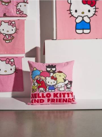 Наволочка Hello Kitty and Friends - пастельний рожевий Наволочка Hello Kitty and Friends - пастельний рожевий