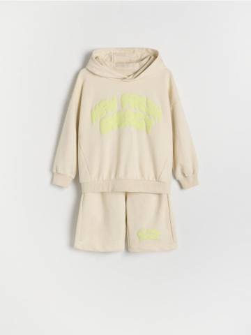 Reserved - BOYS` JOGGING TOP & SHORTS - кремовий - 388CJ-01X Reserved - BOYS` JOGGING TOP & SHORTS - кремовий - 388CJ-01X
