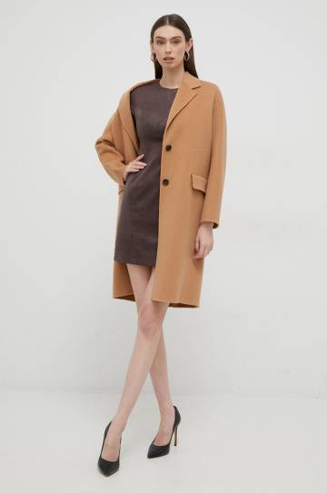 Платье Guess цвет коричневый mini прямое Платье Guess цвет коричневый mini прямое