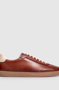 Коричневые кожаные кроссовки с логотипом