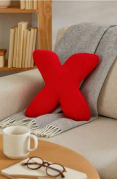 Декоративна подушка - червоний