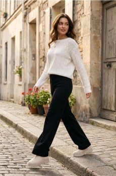 Штани wide leg з м’якого трикотажу з домішкою віскози soft touch - чорний