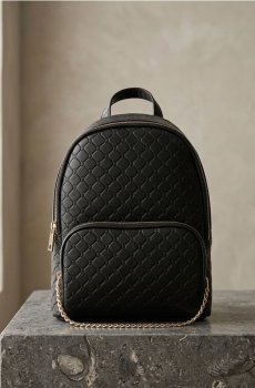 Рюкзак зі стьобаним візерунком і золотим ланцюжком - чорний