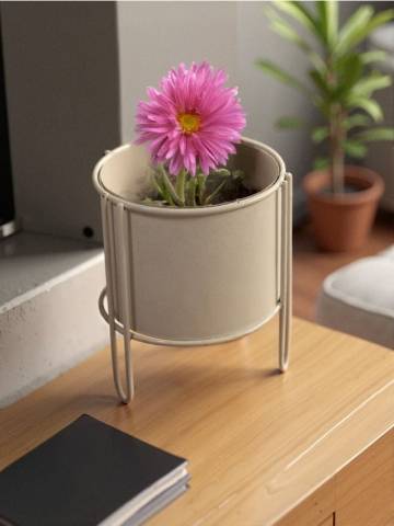 Метевий вазон - кремовий