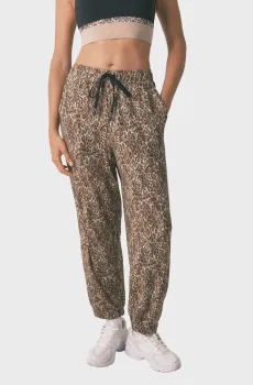 Женские бежевые брюки с узором carrot Бежевый XXL womensecret 3702261