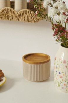 Рифлений керамічний контейнер для їжі з бамбуковою кришкою - кремовий