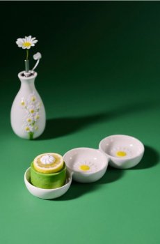 Весняна таця для сервірування з трьома мисками з ромашковим мотивом - білий