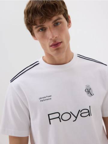 Reserved - Комфортна футболка з принтом - білий - 256FP-00X Reserved - Комфортна футболка з принтом - білий - 256FP-00X