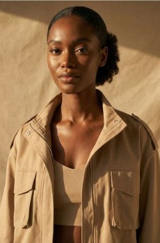 Бомбер зі стійкою - бежевий