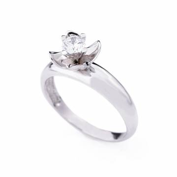 Серебряное кольцо с фианитом 111905 Серебряное кольцо с фианитом 111905