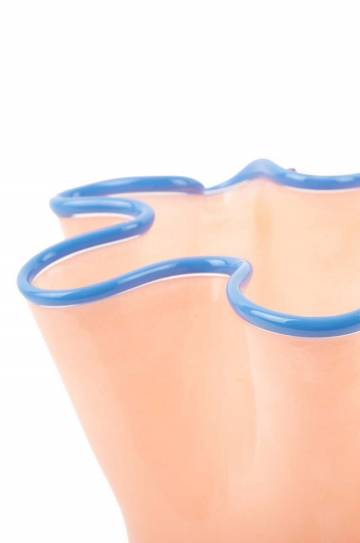 Декоративная ваза Present Time Ruffles Medium Декоративная ваза Present Time Ruffles Medium