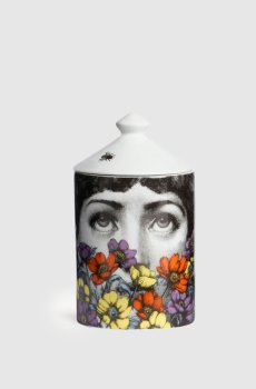 Ароматическая свеча - Tra i Fiori Décor в фарфоровом подсвечнике