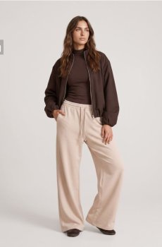 Штани wide leg soft touch з кишенями та домішкою віскози - бежевий