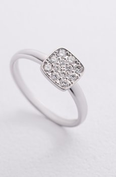 Золотое кольцо с бриллиантами 244981121