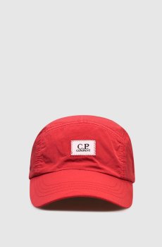 Детская красная кепка с нашивкой логотипа