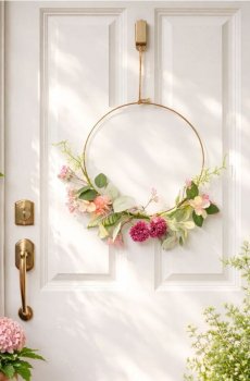 Декоративний квітковий вінок на металевому кільці - фуксія