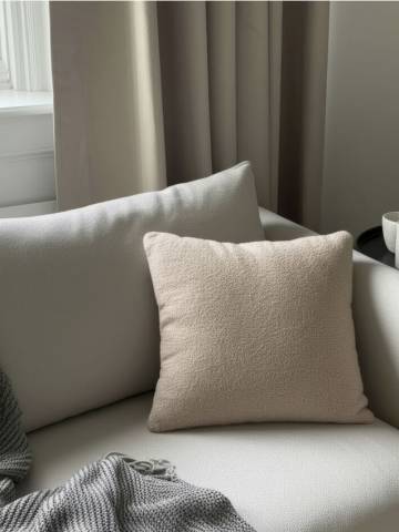 Декоративна подушка - бежевий