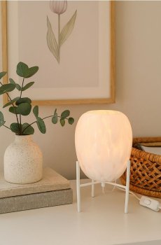 Настільна лампа - білий