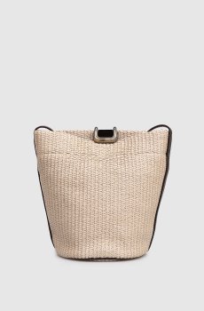 Бежевая сумка бакет-бег с рафией