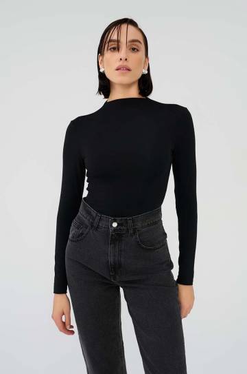 Блузка Saint Body женская цвет чёрный однотонная Блузка Saint Body женская цвет чёрный однотонная