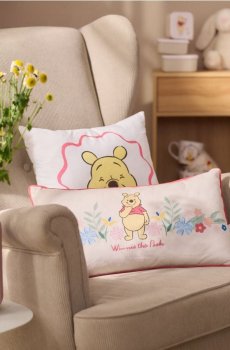 Декоративна подушка Winnie the Pooh - кремовий