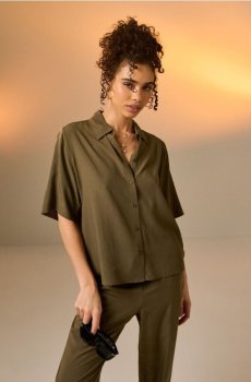 Віскозна сорочка regular fit з коротким рукавом - темно-зелений